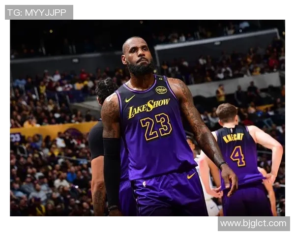 足球明星詹姆斯现身何处他的最新动态与比赛信息揭秘